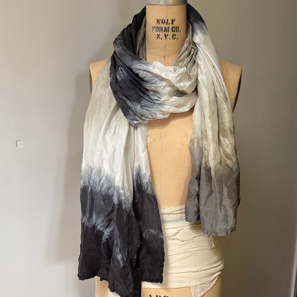 Grizas Black And White Gradient Scarf